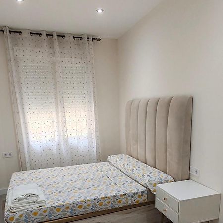 Casa El Oasis Appartement Madrid Buitenkant foto