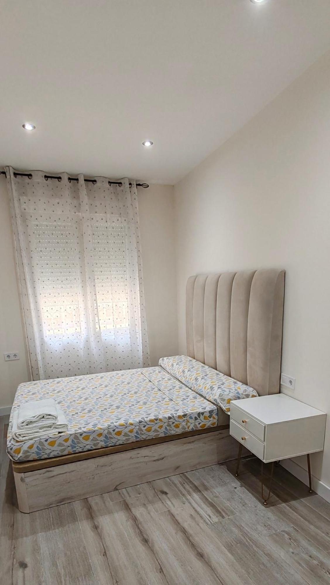 Casa El Oasis Appartement Madrid Buitenkant foto